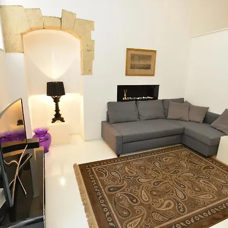 Izzhome Light * Cagliari