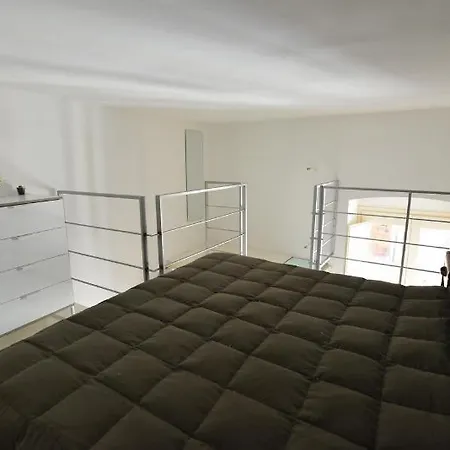 Izzhome Light *
