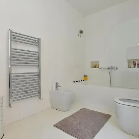 Izzhome Light Apartment Cagliari