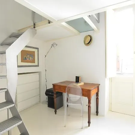 Izzhome Light