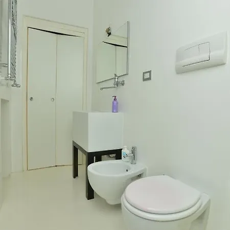 Izzhome Light Apartment *