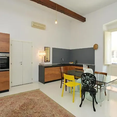 Apartment Izzhome Light Cagliari